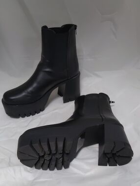 Madden Girl Gotchha Black Chunky Platform Ankle Boots 11M